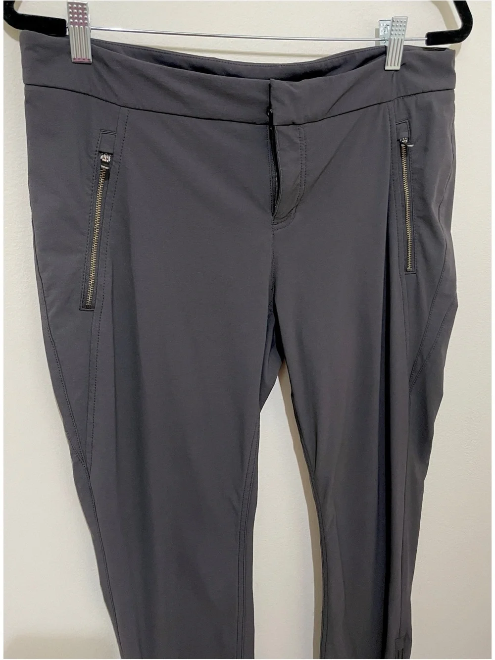 Akira Sleek Charcoal Zip Pocket Active Pants, Size 14 - Picture 2 of 12